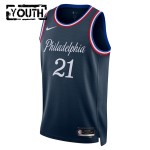 Maillot NBA Philadelphia 76ers Joel Embiid Nike 2025-26 City Edition Navy Swingman - Enfant